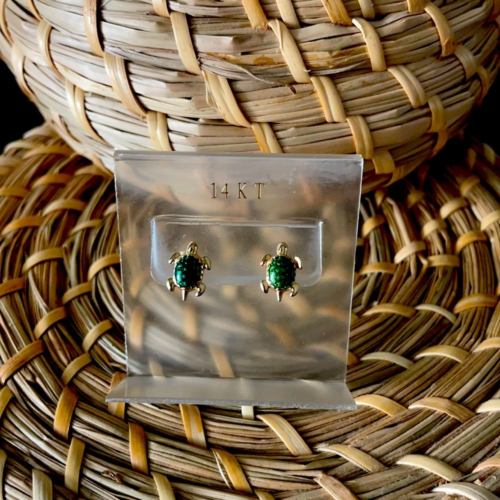 14K Sea Turtle Earrings